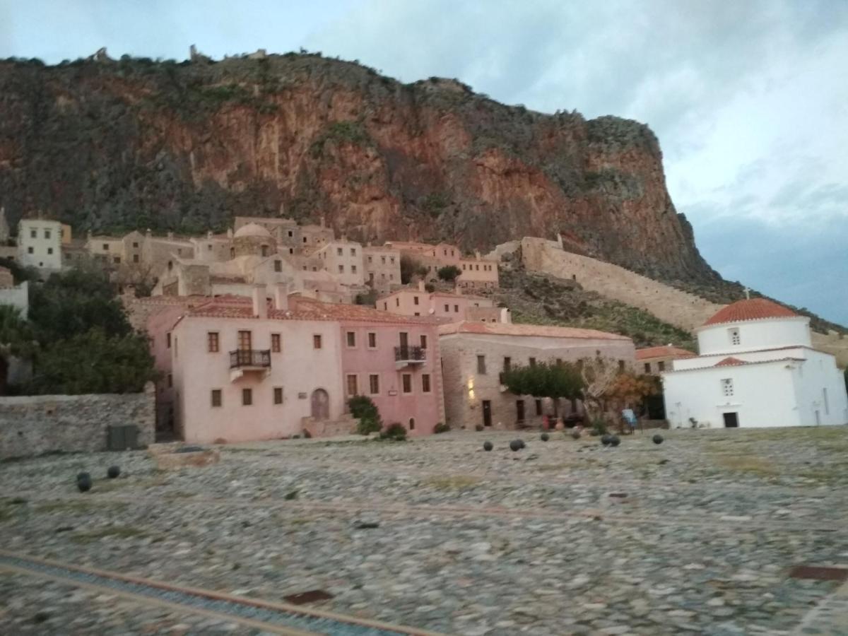Private Art Studio 50M From Sea Monemvasia Exterior photo